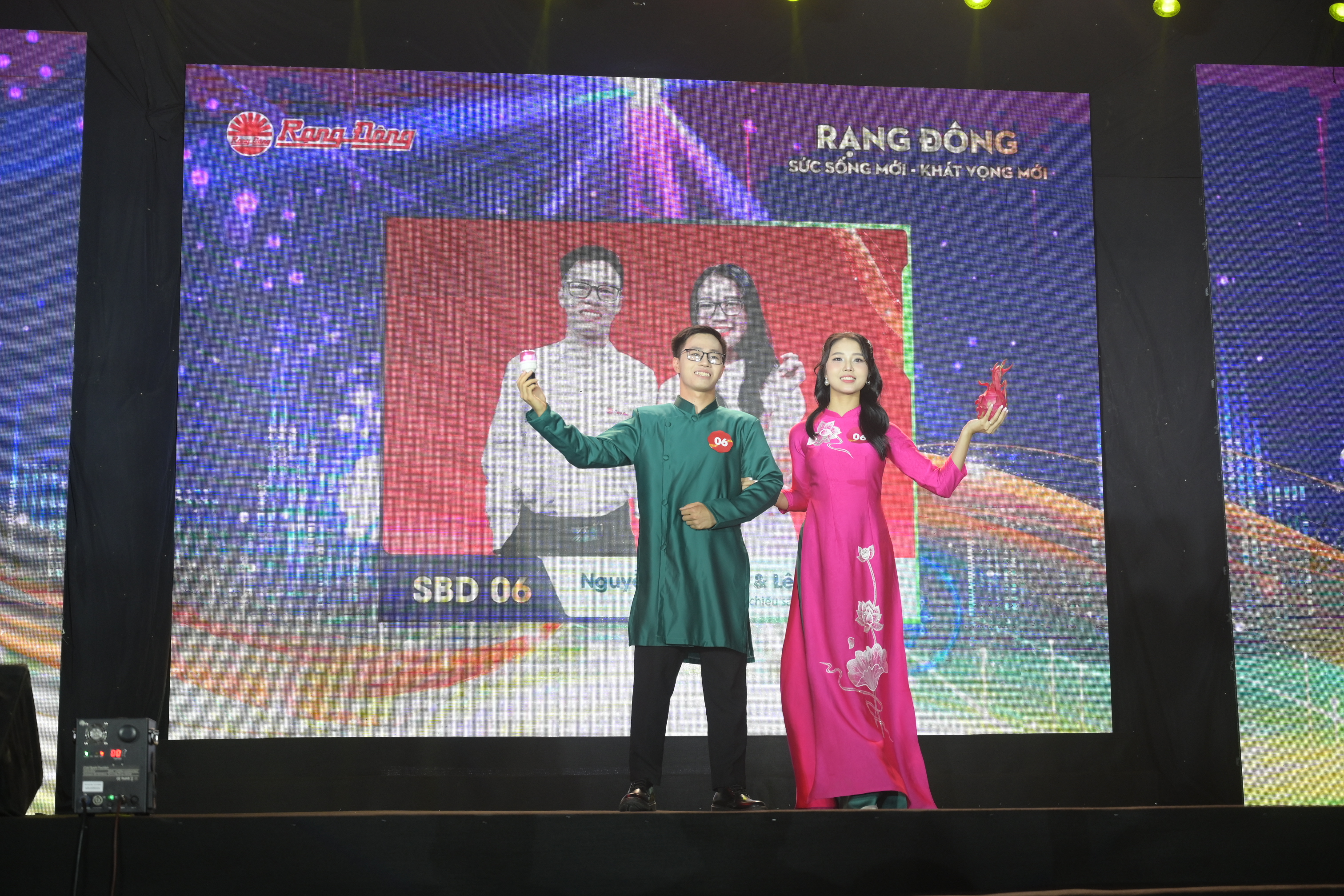 Cặp đôi số 06 Lê Thị Trang và Nguyễn Đức Việt - Trung tâm R&D Chiếu Sáng 